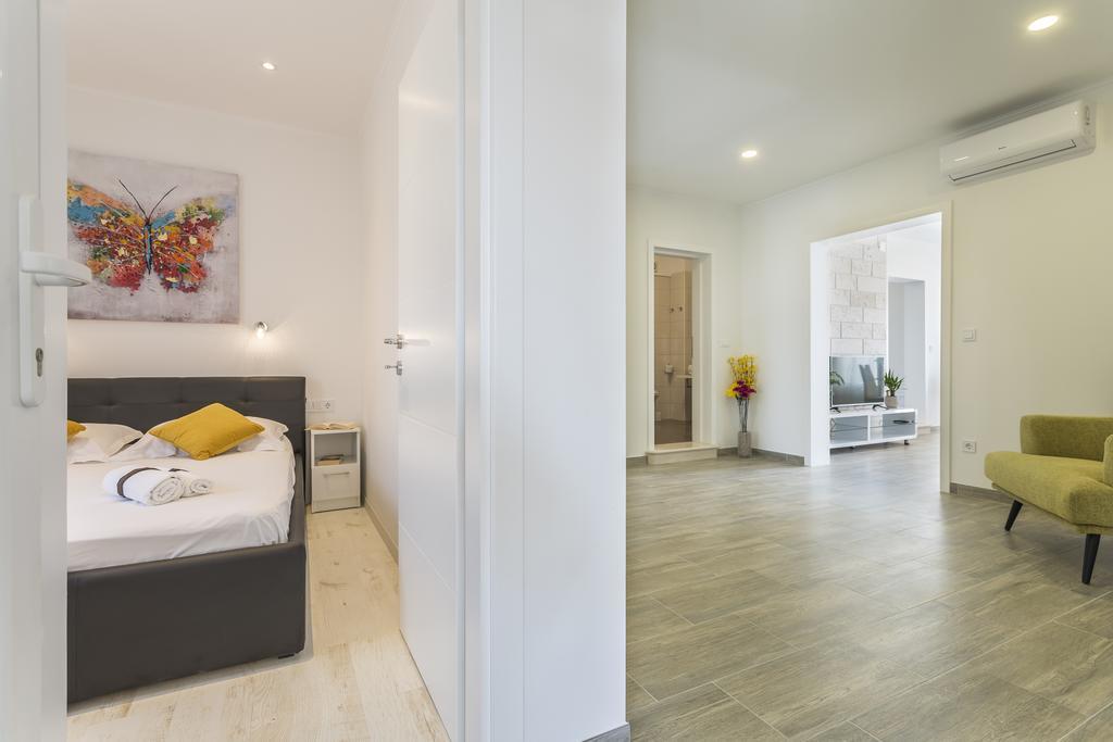 בול Apartments Biserka מראה חיצוני תמונה
